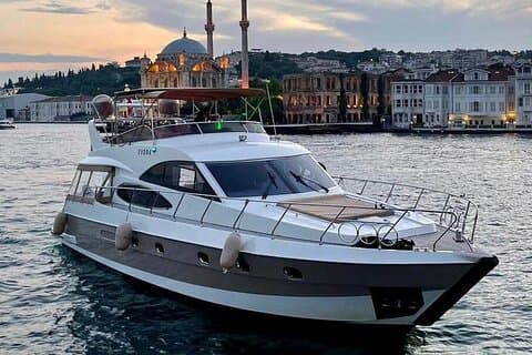 Excursion en yacht privé et tout compris sur le Bosphore à Istanbul