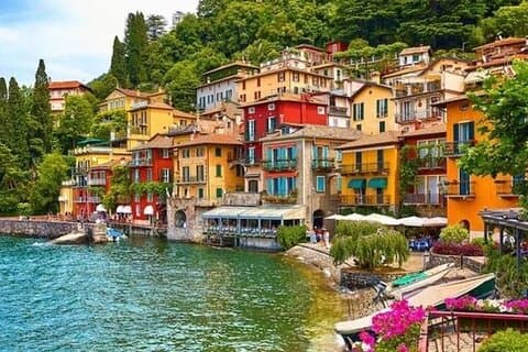 Lago Como: Tour Privato da Milano con Guida, Autista e Battello