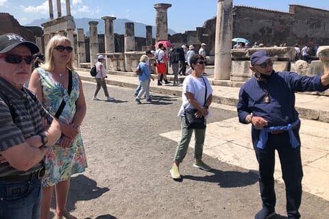 Pompeii Express guidet tur med tog fra Sorrento