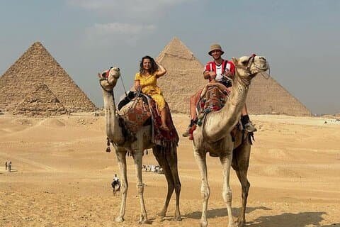 Private Full day Tour to Giza Pyramids Sakkara and Memphis