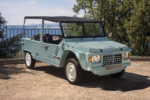 Découverte originale de la ville de Nice en Citroën Méhari