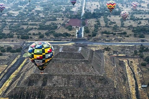 Teotihuacan Balloon Flight with Private Transport & Pyramids Tour