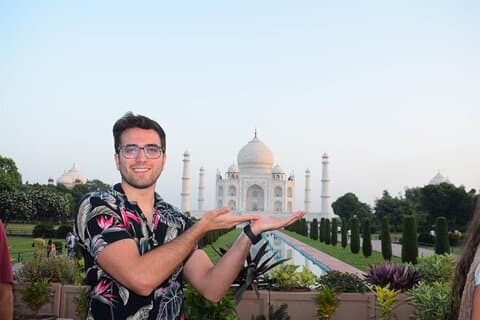 Från Delhi: Soluppgång Taj Mahal Tour med elefant bevarande