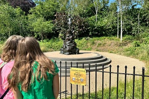 Visite adaptée aux enfants du Victoria & Albert Museum et des jardins de Kensington