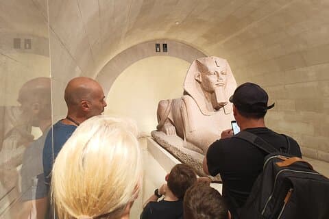 Kinderfreundliche Pariser Louvre Museum Private Tour
