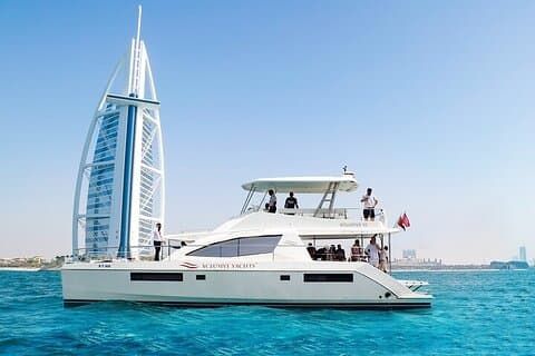 3 días: Burj Khalifa y cena, paseo en yate y globo aerostático