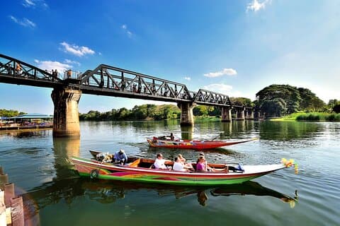 バンコク発：カンチナブリ・ジース博物館＆デス鉄道グループツアー