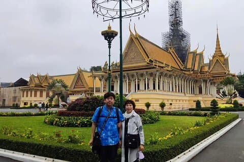 Private Tour: Phnom Penh Stadtrundfahrt mit Mekong Bootsfahrt