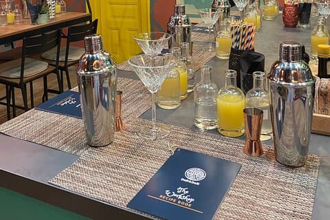 ベオグラード中心部のカクテル ワークショップ