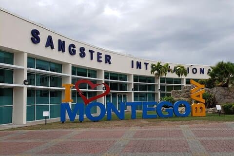 Privat Sangster flygplats och utflyktstransport i Montego Bay