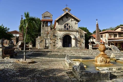 Full Day Tour to Catalina Island and Altos de Chavón