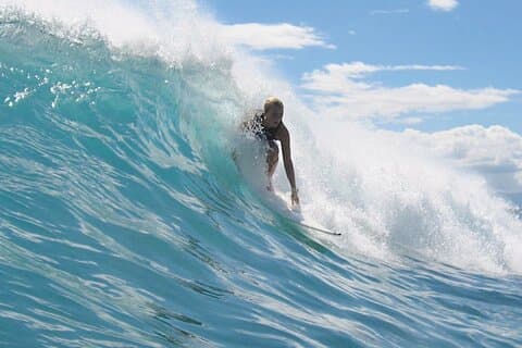 Lección privada guiada de surf en Honolulu