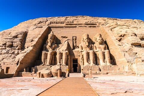 Abu Simbel Philae-templet oavslutad obelisk och höga dammen på 2 dagar