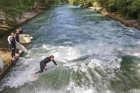 Munique: Experiência De Surf Em Munique Eisbach River Wave -Alemanha