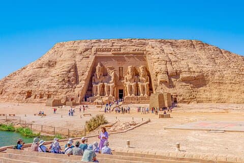 Excursão privada de um dia aos templos de Abu Simbel e Nefertari saindo de Aswan