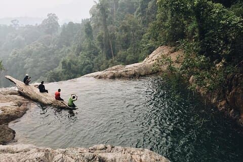 2 Tage 1 Nacht Offroad-Abenteuerausflug zu den Jerangkang-Regenwaldwasserfällen