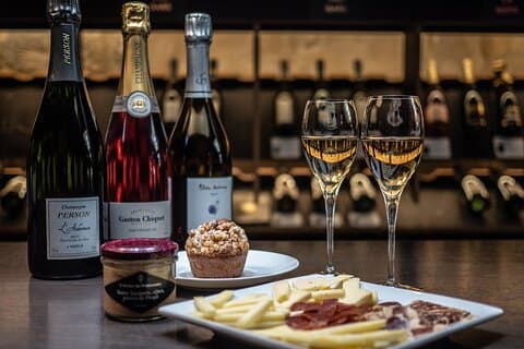 Bubbles and Bites: Viators perfekta champagneparningsformel