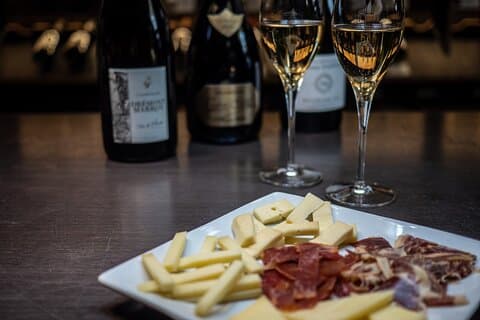 Champagne & Terroir Treasures: Viators Terroir Gourmet Delight