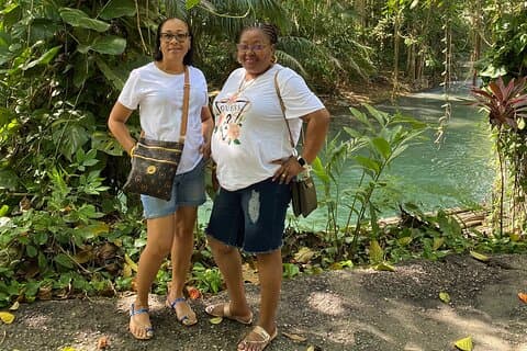 Tour privado de rafting en el río Martha Brae desde Montego Bay