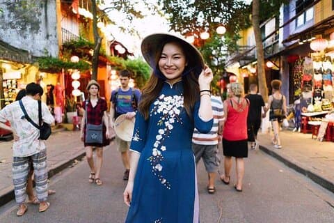 Endagsuthyrning av Ao Dai i Hoi An