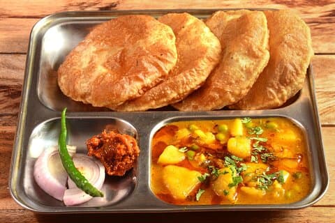 Prayagraj Food Crawl (2 Stunden geführte lokale Verkostungstour)