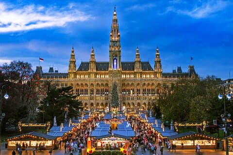Ganztägige private Tour zum Wiener Weihnachtsmarkt ab Budapest