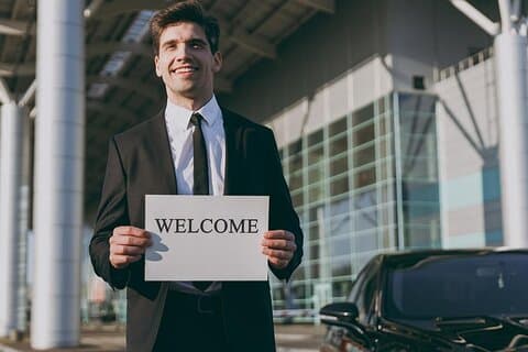 Traslados do aeroporto de Dubai para a cidade de Sharjah em Lexus Luxury Sedan