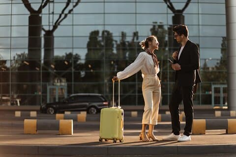 Traslados privados do Aeroporto de Abu Dhabi para a cidade de Dubai