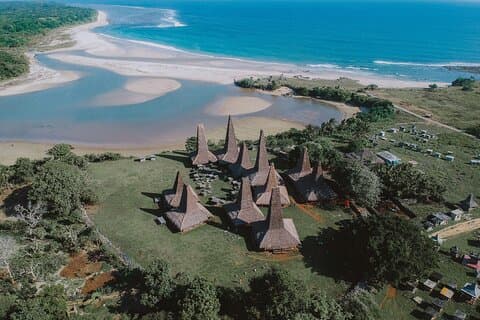 Explore Sumba Island 4Days 3 Night start from Tambolaka airport