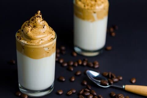 Vietnamese koffieproeverijen in de oude wijk van Ha Noi
