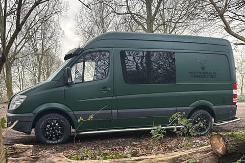 Moderne Nomad-Wohnmobilvermietung in Alkmaar