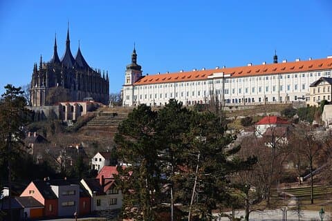 Tagesausflug von Prag nach Kutna Hora zum Beinhaus, zur St. Barbara und mehr