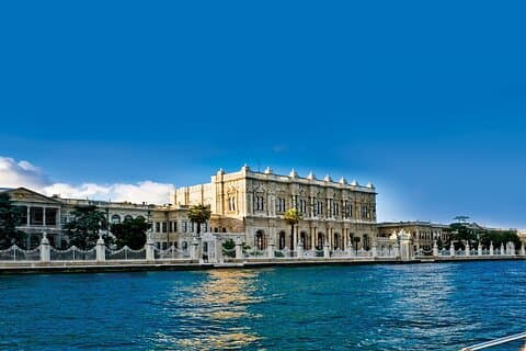Istanbul Dolmabahce Palace Tour mit Bosporus-Kreuzfahrt mit Fortgeschrittener