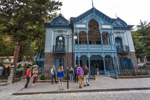 Traslado compartido desde Kutaisi al Parque Central de Borjomi