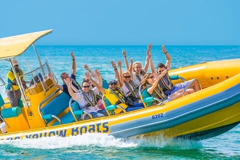 Passeio de barco amarelo em Dubai com traslados privados
