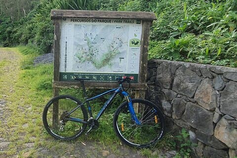 Travel on two wheels through the Serra Malagueta mountains