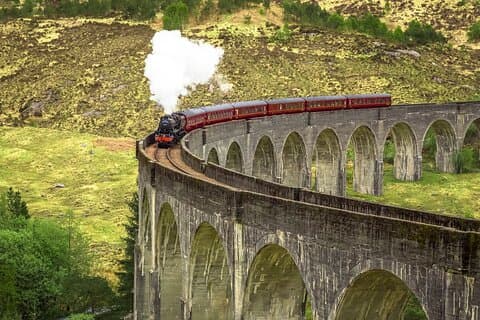 Tour de um dia inteiro pelo trem de vapor de Loch Ness e Jacobite a partir de Inverness