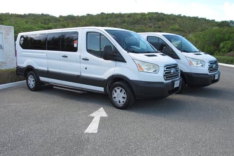 Shared Providenciales Airport Transfer (Round-Trip)