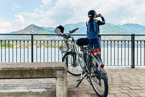 Lago Como: City Tour eBike guiado por um iPad e um líder turístico