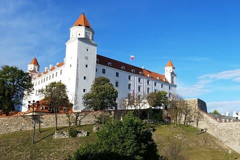 Explore Bratislava com um local: tour privado saindo de Viena