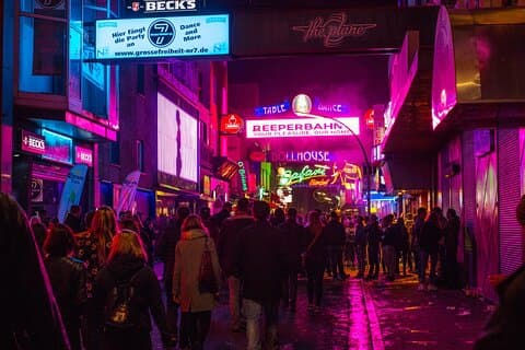 Reeperbahn-tour met plezier en ondeugd en veel geld