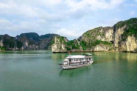Croisière classique en baie d'Halong 2D1N au départ de Hanoï avec transfert en bus