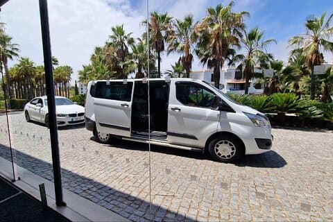 Privétransfers van Sevilla (minibussen tot 8 personen)