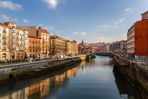 Vin Private Walks i Bilbao: Sip gennem århundreder