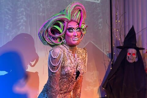 Canggu : Drag Show mit Abendessen