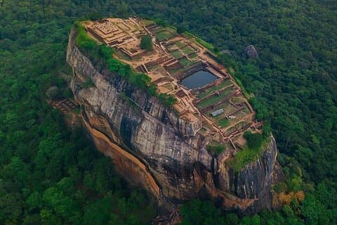 Excursão de dia inteiro a Sigiriya e Dambulla saindo de Colombo