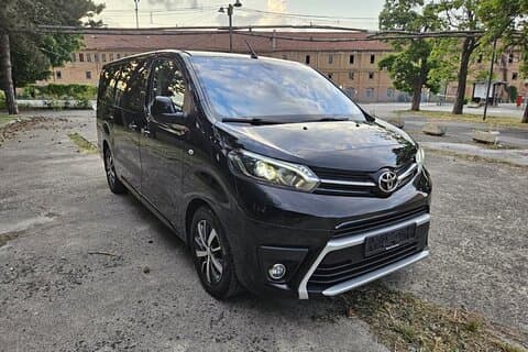 Traslado privado desde o hacia el aeropuerto de Zagreb