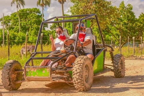 Från PuntaCana: Tour i buggy dubbel med Cenote och Macao Beach