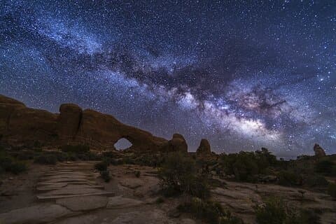 Fotografia della Via Lattea nel Parco Nazionale degli Arches