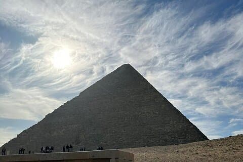 Private Tour zu den Pyramiden von Gizeh und dem Großen Museum vom Hafen von Alexandria aus